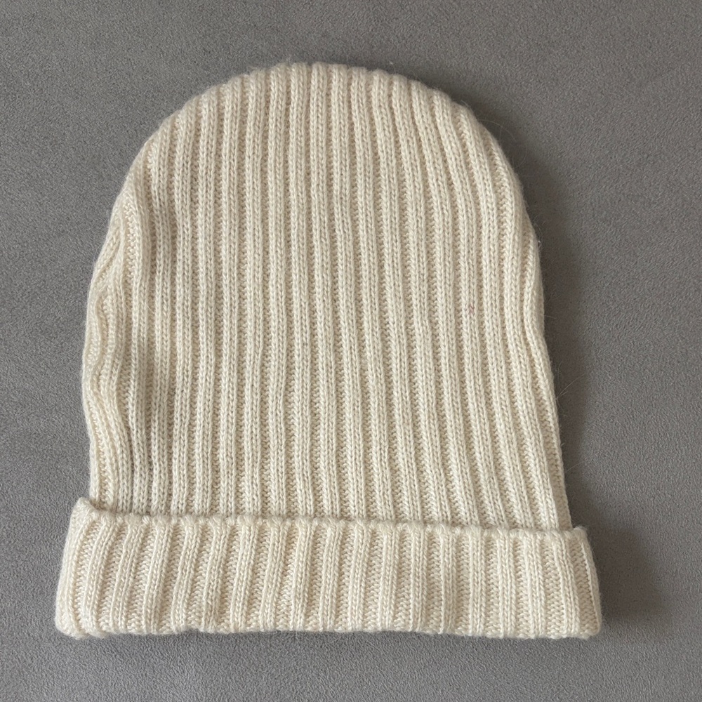 $2! 5 for $10 🔥DIVIDED by H&M Cream Ribbed Knit Beanie